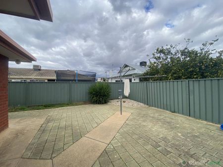 PRIME LOCATION - Photo 4