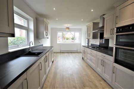 2 Bedroom Detached To Let - Photo 4