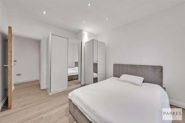 Pump Alley, Brentford, TW8 - Photo 1