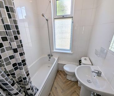 A 3 Bedroom Terraced - Photo 6