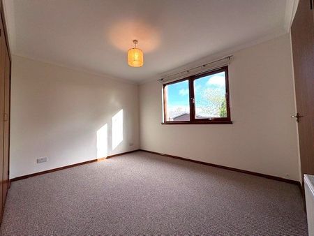 3 bedroom detached bungalow to rent - Photo 3