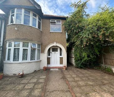 1 Bed Flat, Holder Hill Crescent, NW4 - Photo 2