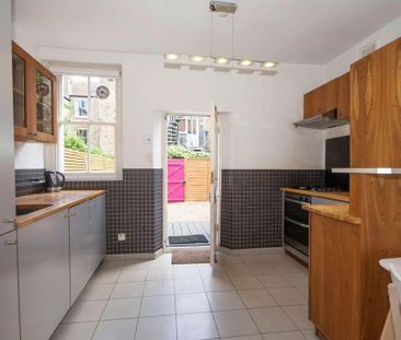 3 bedroom flat to rent - Photo 2