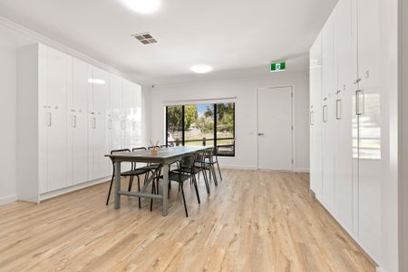 Brand new rooming house, modern & all bills included! - Photo 5