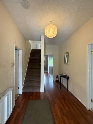 4 bedroom detached house to rent - Photo 2