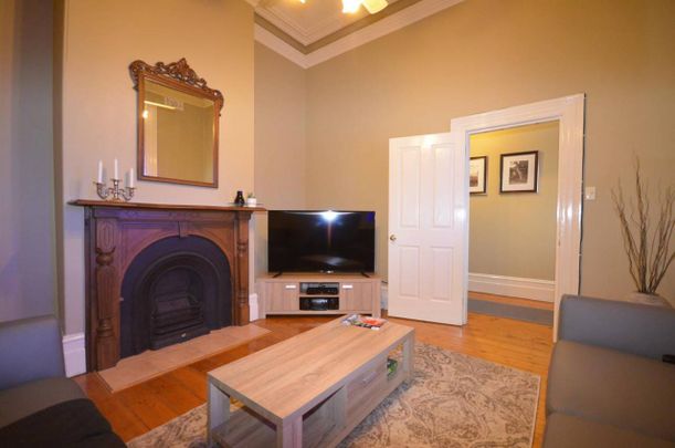 Inner City furnished property - Available NOW - Photo 1