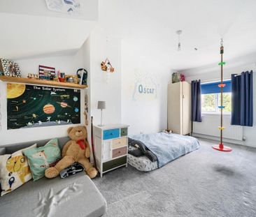 4 bedroom semi-detached house to rent - Photo 4