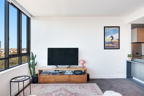 Luxuriously Appointed One Bedroom Haven - Unfurnished - Photo 1