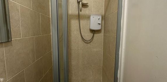 House share to rent - Photo 2