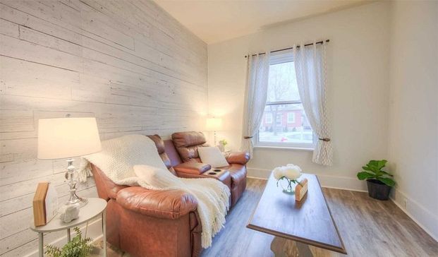 For Lease - 271 Brock Street, Brantford, Ontario - Photo 1