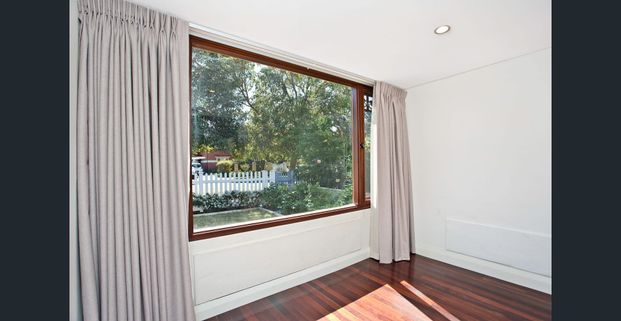 Kensington's Finest - Photo 1