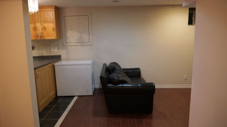 For Lease - 302 Springdale Boulevard Unit# Bsmt, Toronto, Ontario - Photo 5