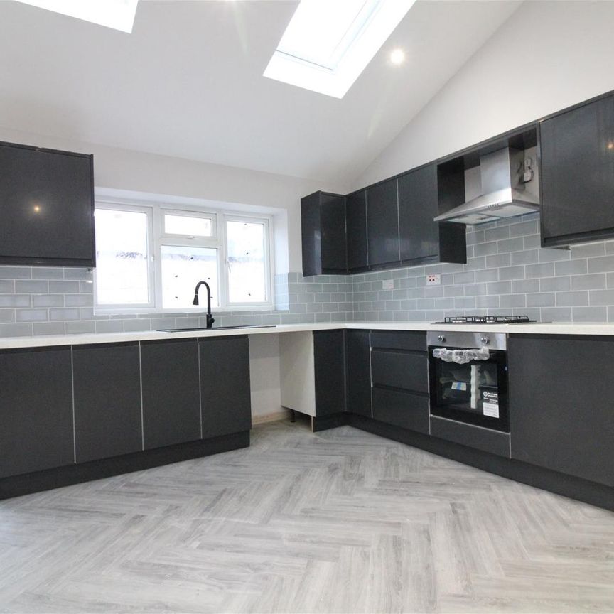 Snape Spur, Slough - Photo 1