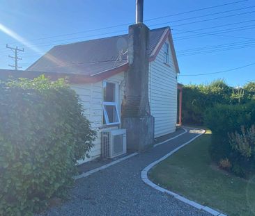 Close to town - Photo 2