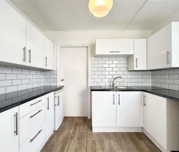 1 bedroom in a house share to rent - Photo 6