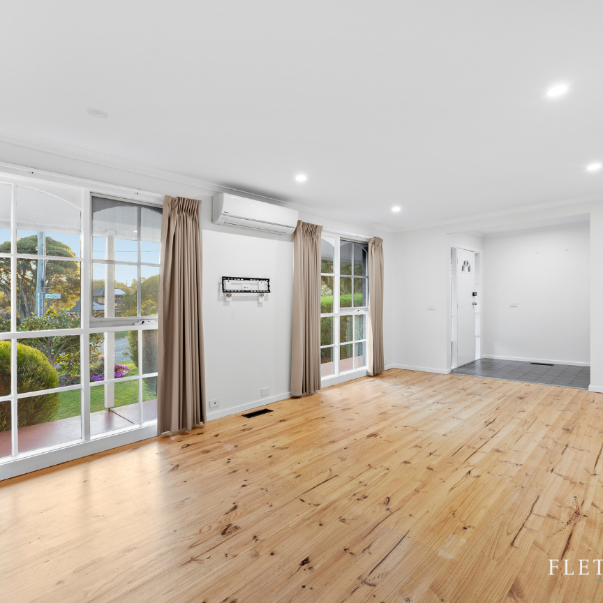 10 Lilian Parade, Ringwood VIC 3134 - House For Rent | Domain - Photo 1