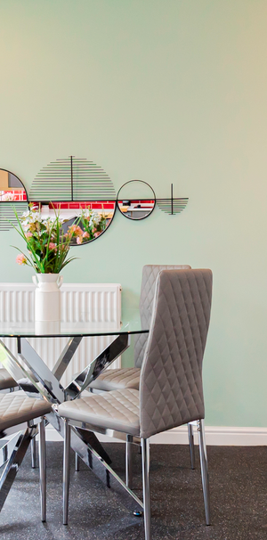 Penlon Place Room 2 - Photo 1