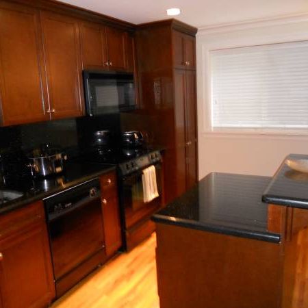 Classic Shaughnessy Studio Apartment *** NO PETS *** - Photo 3