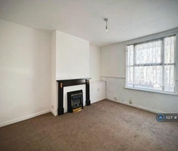 3 bedroom end of terrace house to rent - Photo 5