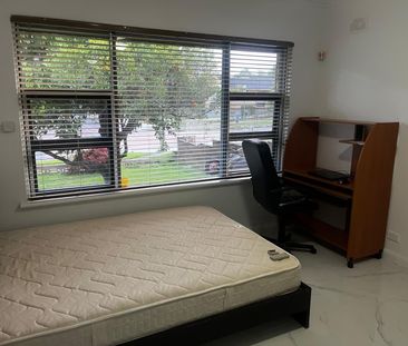 Windsor Gardens - Photo 3