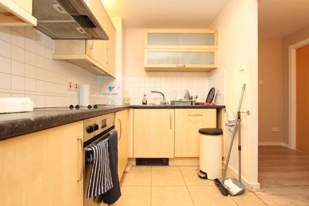 Room in a Shared Flat, Berglen Court, E14 - Photo 4