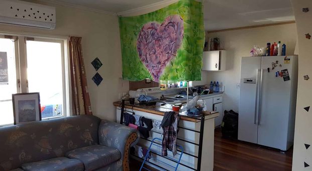 University Student Flat - adjacent to Univeristy - Photo 1