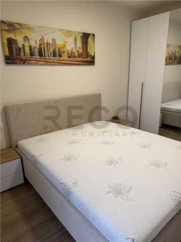 RECO Apartament premium 2 camere, recent renovat, cartier West Residence, loc de parcare privat - Photo 3