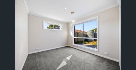 WELL APPOINTED HOME IN QUIET LOCATION - Photo 3