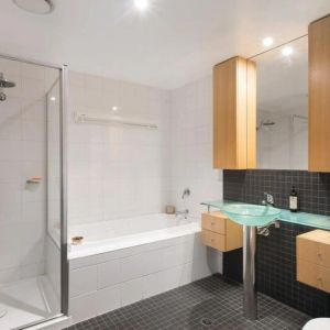 Premium South Melbourne Living - Photo 2