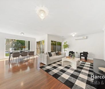 Elegant & Spacious Family Home! - Photo 1