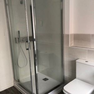 1 bed Apartment - To Let - Photo 2