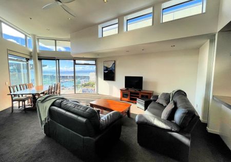 Penthouse apartment with Marina views - Photo 4