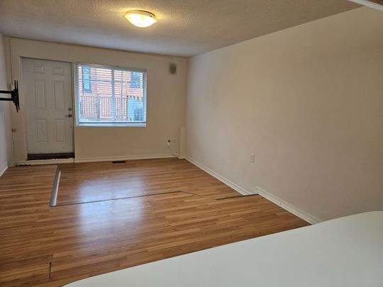 For Lease - 806 College Street Unit# UPPER, Toronto, Ontario - Photo 1