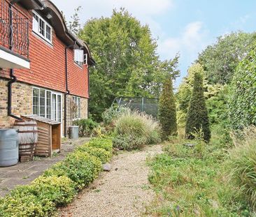 4 bedroom detached house to rent - Photo 4