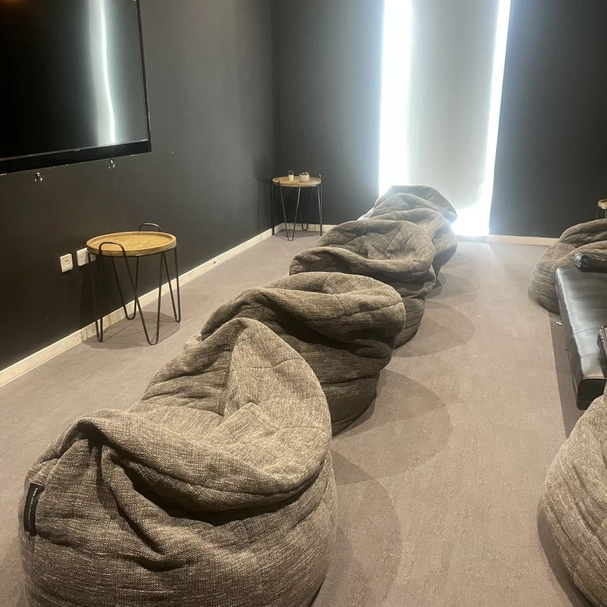 Bronze Studio - Photo 1