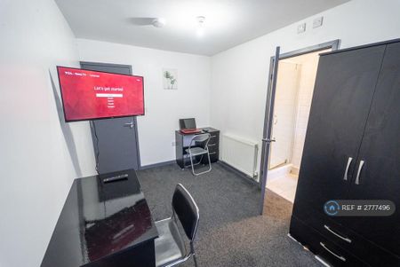 1 bedroom in a house share to rent - Photo 3