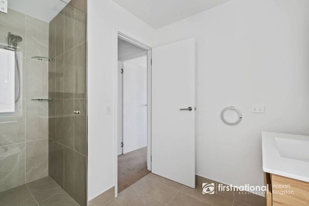 Modern Luxury and Inviting Comfort - Photo 1