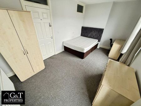 1 bedroom in a house share to rent - Photo 3