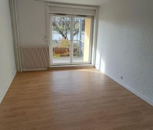 Location Appartement à ST MARCELLIN - Photo 2