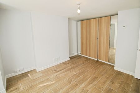 Garratt Lane, London, SW17 0LN - Photo 3