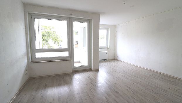 3 Zimmer-Wohnung in der 2 Etage, freut sich auf eine neue Familie WBS ERFORDERLICH - Foto 1