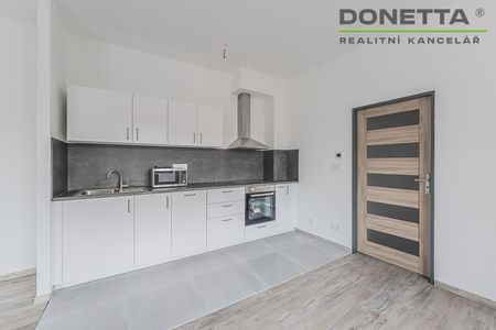Pronájem bytu 1+kk a garsoniéry 41 m², Dukelská třída 604, Nový Bydžov - Fotografie 3