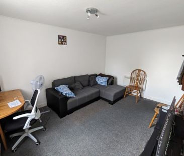 Stonehouse Lane, Coventry - - Photo 1