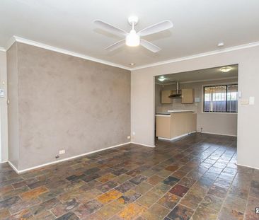 Comfortable Living with Great Entertaining Space - Photo 5