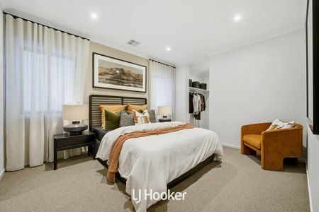 Ex-Display Luxury Home with Five Private Suites & Multiple Living Areas - Photo 5