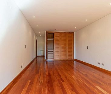2 Bedroom Apartment with swimming pool, Estoril, Cascais - Photo 2