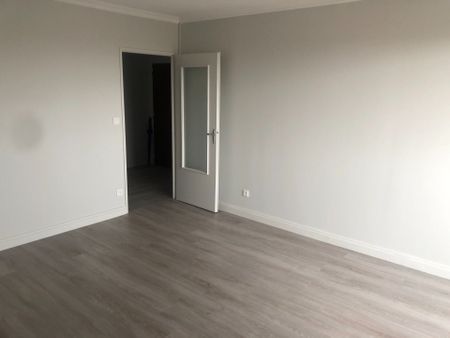 Location Appartement 3 pièces 76m² OULLINS 69600 - Photo 5