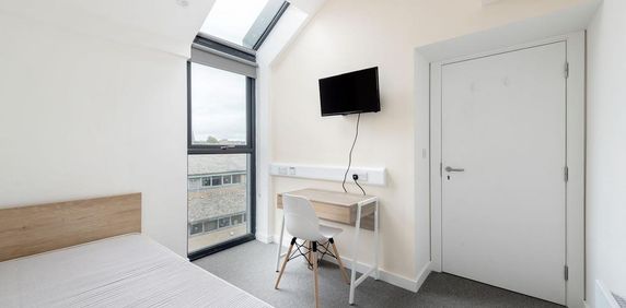 2 bedroom flat to rent - Photo 2