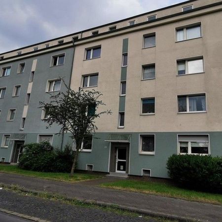 Gut geschnittene Singlewohnung mit großer Wohnküche - Photo 4