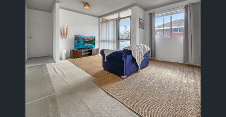 Updated two bedroom apartment with garage - Photo 2